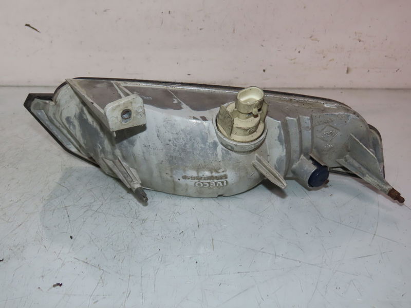 Clignotant gauche IVECO 35S18