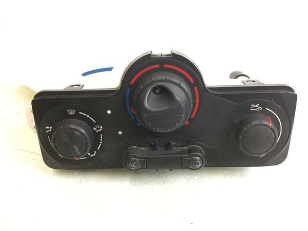 Commande de chauffage Renault CLIO III (BR0-1, CR0-1) 1.2 16v (br0p, cr0p) (2007-2014)