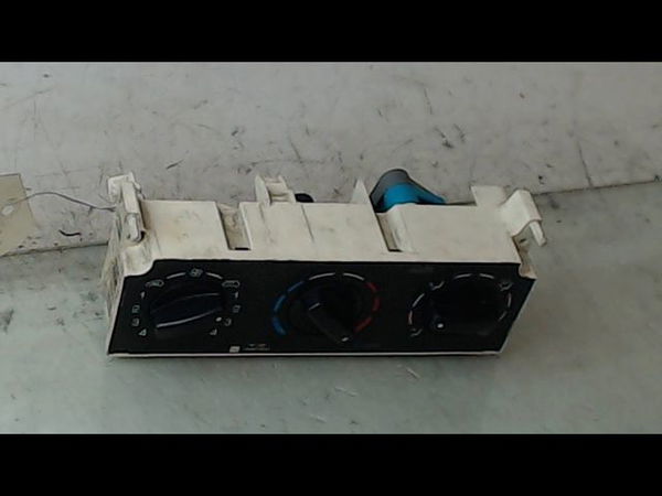 Commande de chauffage Peugeot PARTNER Camionnette-Monospace (5_, G_) 2.0 hdi (2000-2008) 3 portes