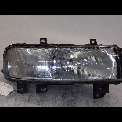 Phare droit Renault MASTER II Autobus-Autocar (JD) 1.9 dci 80 (2001)