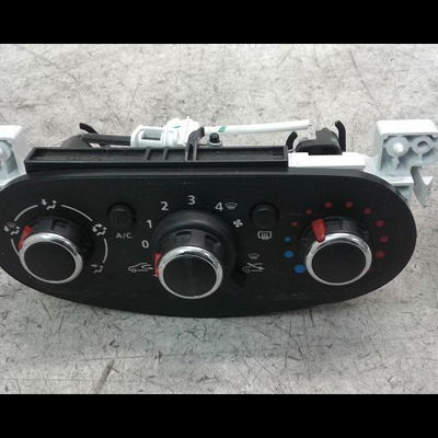 Commande de chauffage Dacia SANDERO II Tce 90 (b8m1, b8ma) (2012) 5 portes