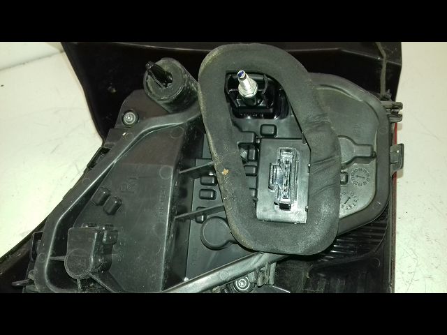 Feu arrière droit Dacia SANDERO II Tce 90 (b8m1, b8ma) (2012) 5 portes