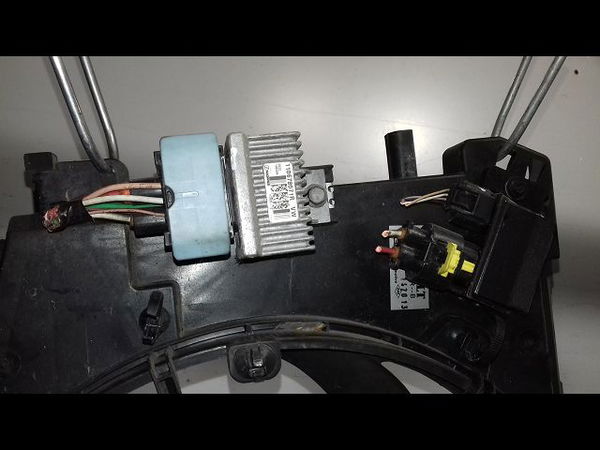 Ventilateur de refroidissement Renault CLIO IV (BH_) 1.5 dci 75 (2012) 5 portes