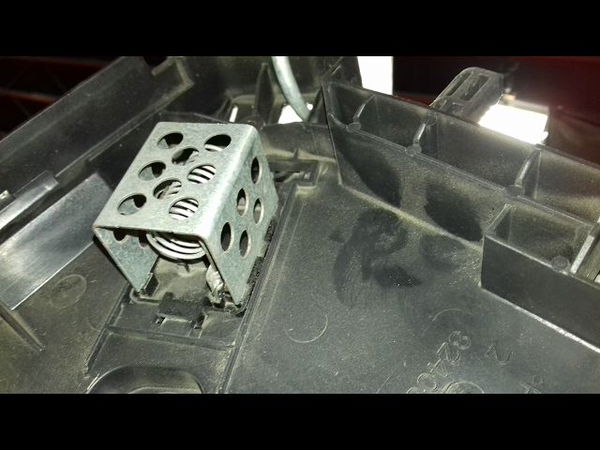 Ventilateur de refroidissement Renault CLIO IV (BH_) 1.5 dci 75 (2012) 5 portes