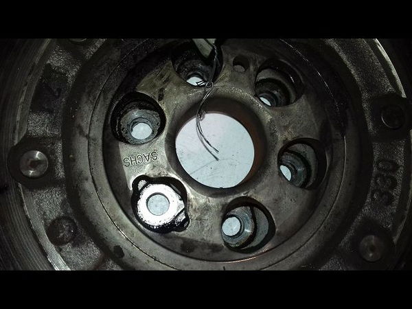 Volant moteur Peugeot 308 I (4A_, 4C_) 1.6 hdi (2007-2014) 5 portes