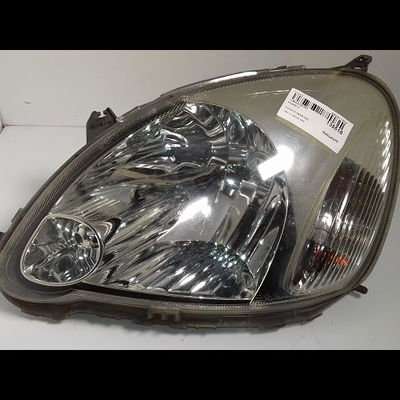 Phare gauche Toyota YARIS (_P1_) 1.4 d-4d (nlp10_) (2001-2005)