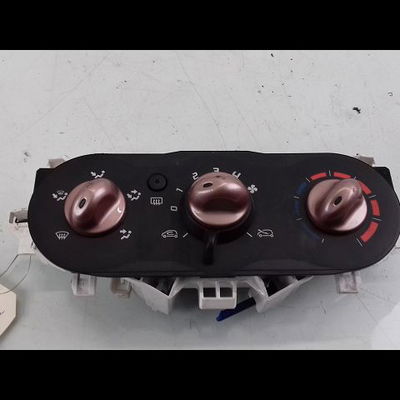 Commande de chauffage Renault TWINGO II (CN0_) 1.5 dci 75 (2010) 3 portes