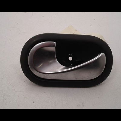 Poignee int porte avg Renault TWINGO II (CN0_) 1.2 (cn0d) (2007-2014) 3 portes