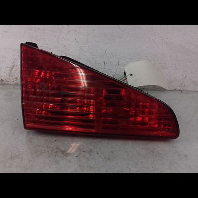 Feu arrière interieur gauche Peugeot 607 (9D, 9U) 2.2 hdi (2000-2006)