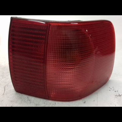 Feu arrière droit Audi 80 B4 A trois volumes (8C2) 1.6 e (1993-1994)