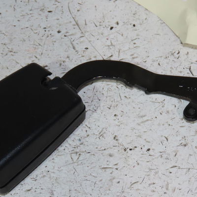 Ancrage ceinture arrière gauche Peugeot 5008 (0U_, 0E_) 1.6 hdi (2010-2017)