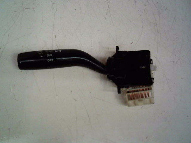 Commande eclairage Mazda 626 V Hatchback (GF) 1.8 (gf8p) (1997-1999)