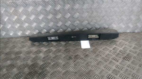 Eclaireur plaque de police RENAULT TRAFIC 3
