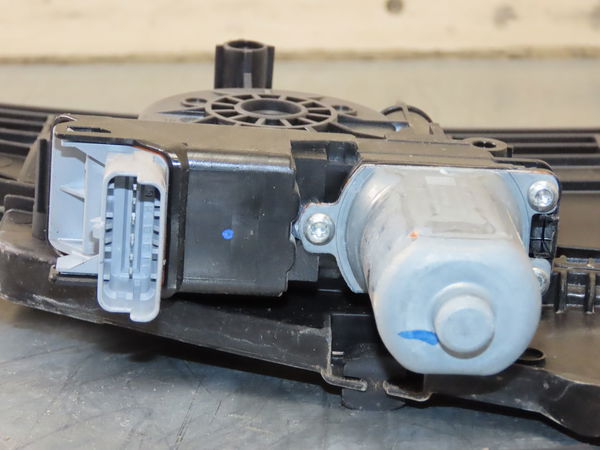 Mecanisme  moteur lève-glace avant droit PEUGEOT 208