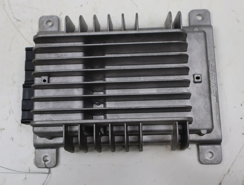 Amplificateur autoradio Renault KOLEOS I (HY_) 2.0 dci 4x4 (hy0b) (2008)