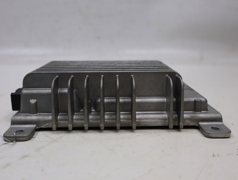 Amplificateur autoradio Renault KOLEOS I (HY_) 2.0 dci 4x4 (hy0b) (2008)