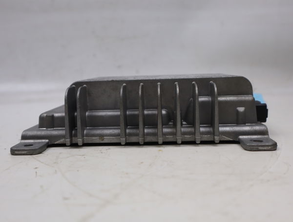 Amplificateur autoradio Renault KOLEOS I (HY_) 2.0 dci 4x4 (hy0b) (2008)