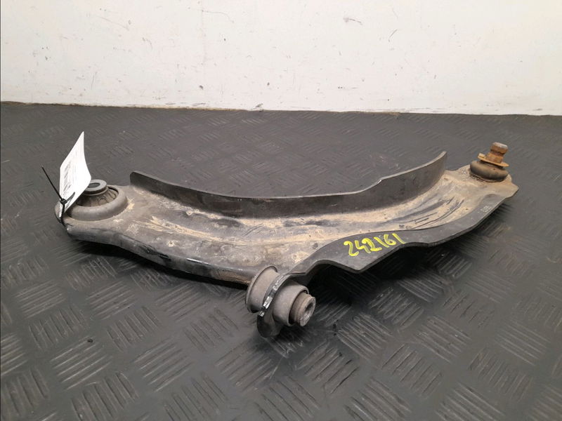 Triangle inf avg RENAULT CLIO