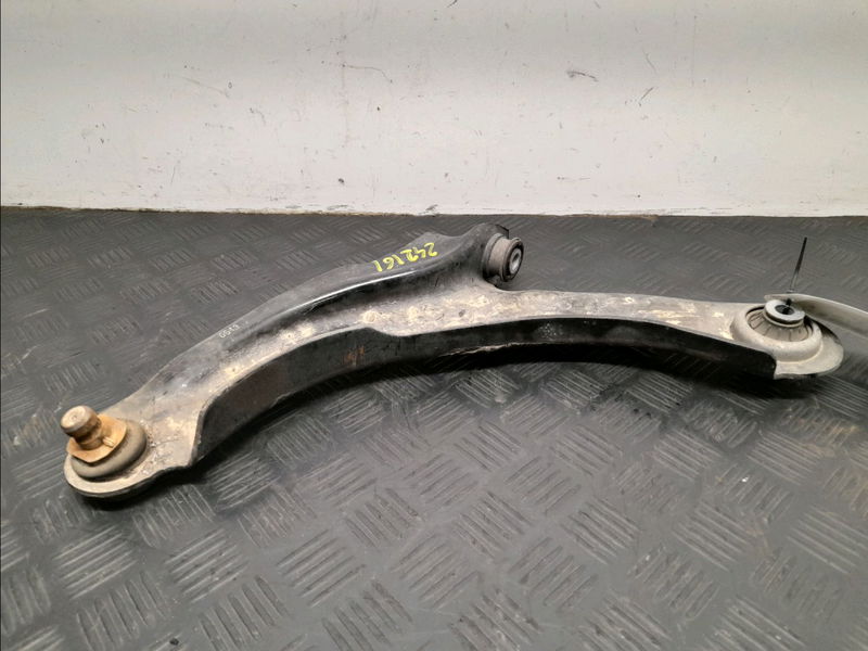 Triangle inf avg RENAULT CLIO