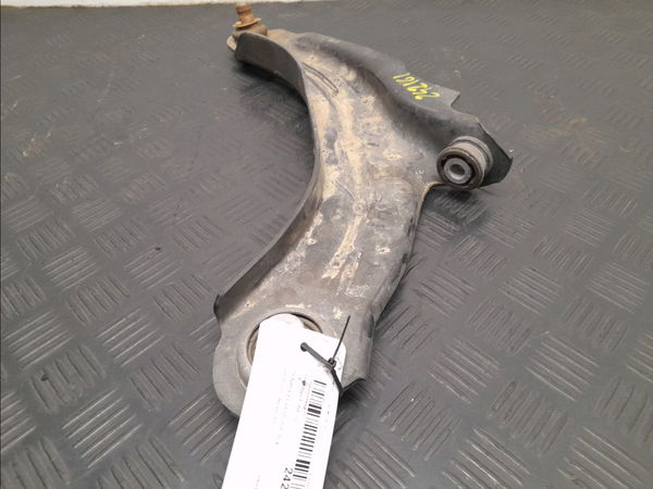 Triangle inf avg RENAULT CLIO