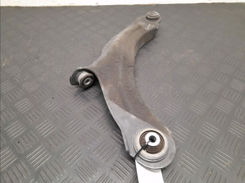 Triangle inf avg RENAULT CLIO