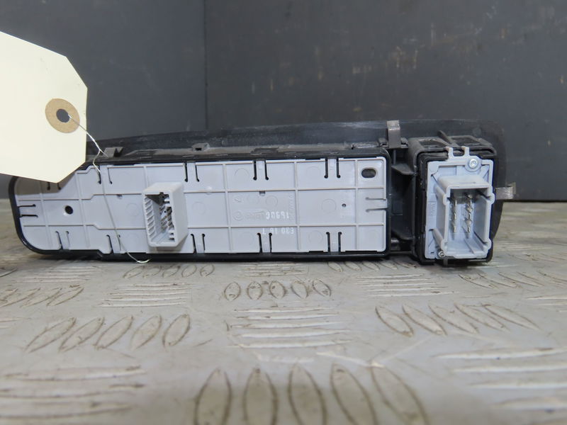 Commande lève-glace porte avant gauche RENAULT LATITUDE