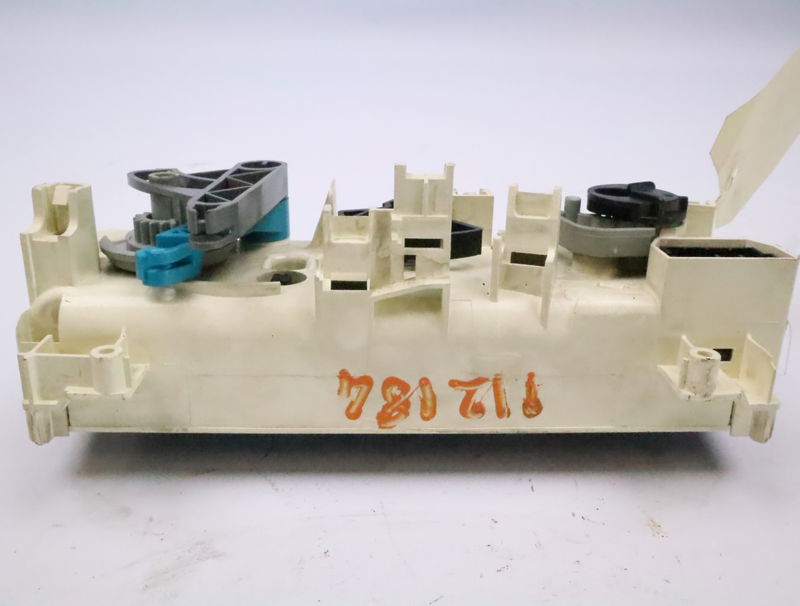 Commande de chauffage Peugeot 306 (7B, N3, N5) 1.9 sld (1994-2001)