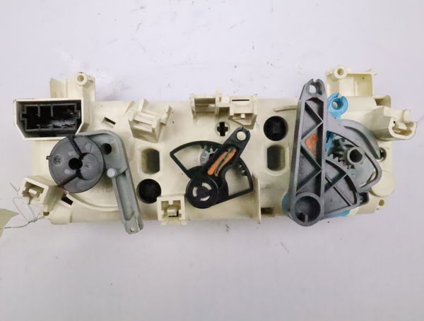 Commande de chauffage Peugeot 306 (7B, N3, N5) 1.9 sld (1994-2001)