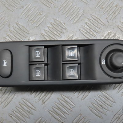 Commande lève-glace porte avant gauche Renault CLIO IV Grandtour (KH_) 1.5 dci 90 (khn3, khn4) (2012) 5 portes