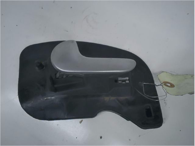 Poignee int porte avg OPEL CORSA III Phase 1 10-2000--08-2003 1.4i 16v