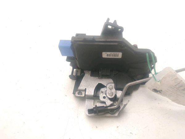 Serrure porte avg AUDI A3 2 8P