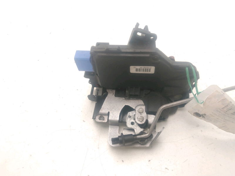 Serrure porte avg AUDI A3 2 8P