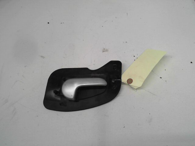 Poignee int porte avd OPEL CORSA III Phase 1 10-2000--08-2003 1.4i 16v