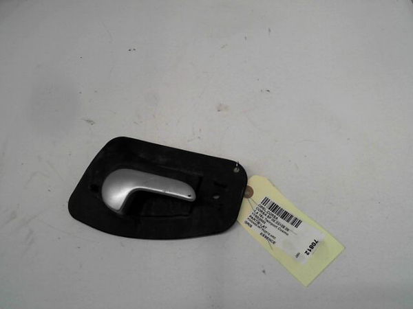Poignee int porte ard OPEL CORSA III Phase 1 10-2000--08-2003 1.4i 16v