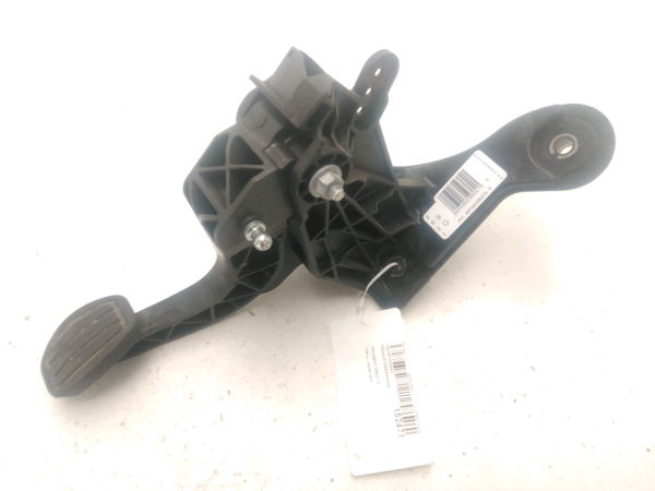 Pedale embrayage PEUGEOT 208