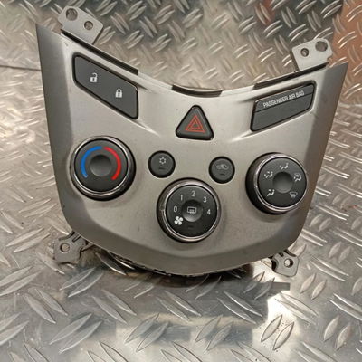 Commande de chauffage Chevrolet AVEO 3-5 portes (T300) 1.3 d (2011-2015)