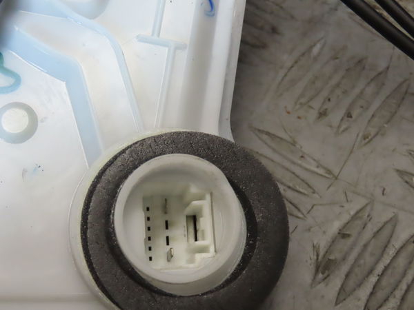 Serrure porte avd CITROEN C1