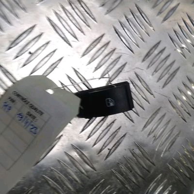 Commande lève-glace porte avant droite FIAT PUNTO EVO