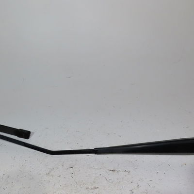 Bras essuie-glace avant droit Nissan PULSAR 3-5 portes (C13) 1.2 dig-t (2014)