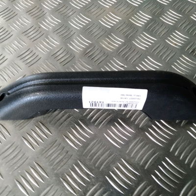 Poignee int porte avg PEUGEOT 106