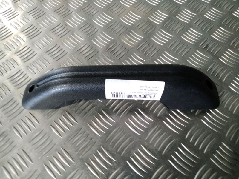 Poignee int porte avg PEUGEOT 106