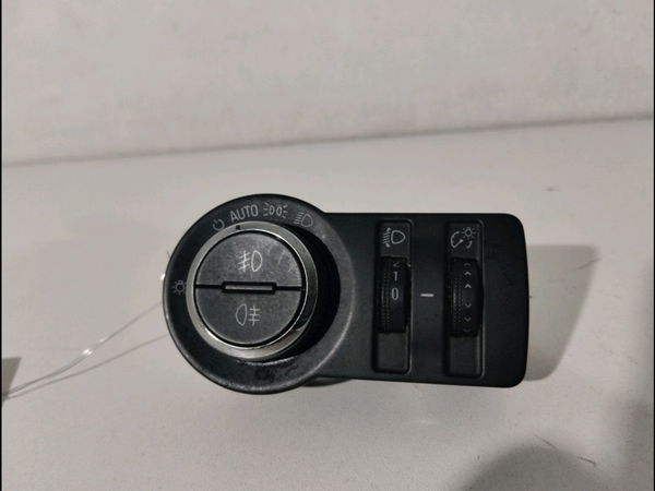 Interrupteur commande de phares Chevrolet ORLANDO (J309) 2.0 d (2011-2015)
