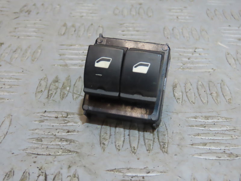 Commande lève-glace porte avant gauche CITROEN C4 CACTUS