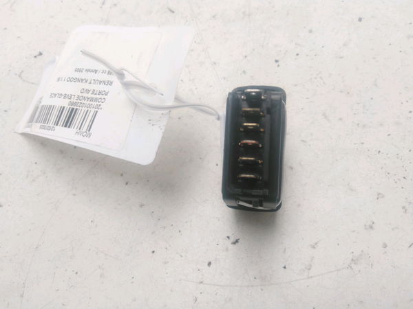 Commande lève-glace porte avant droite RENAULT KANGOO