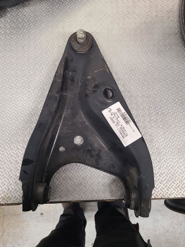 Triangle inf avd Renault EXPRESS Camionnette-Monospace 1.5 blue dci 75 (f6aa) (2021)
