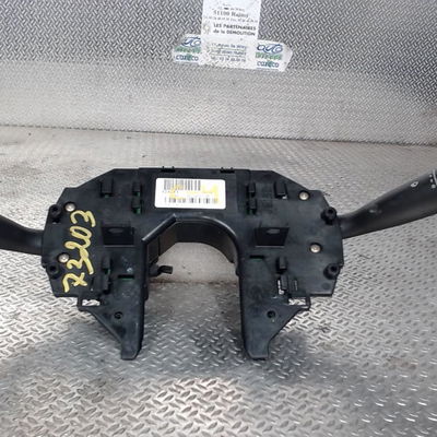 Interrupteur commande de frein a main Citroën C4 I (LC_) 1.4 16v (2004-2011)