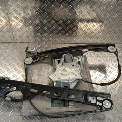 Moteur essuie-glace av droit MERCEDES CLASSE C 203  CLASSE C 203 PHASE 1