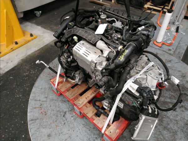 Moteur essence PEUGEOT 208