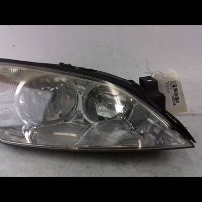 Phare droit Ford MONDEO III (B5Y) 2.0 16v tddi - tdci (2000-2007) 5 portes