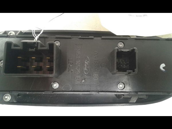 Commande lève-glace porte avant gauche Ford C-MAX (DM2) 1.6 tdci (2007-2010) 5 portes